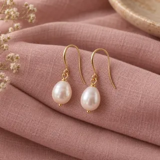 Freshwater pearl drop earrings